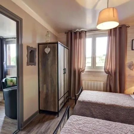 House De Combe Souchon 1 *